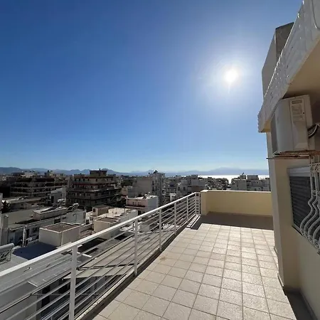 Apartment Charming Penthouse Loutráki